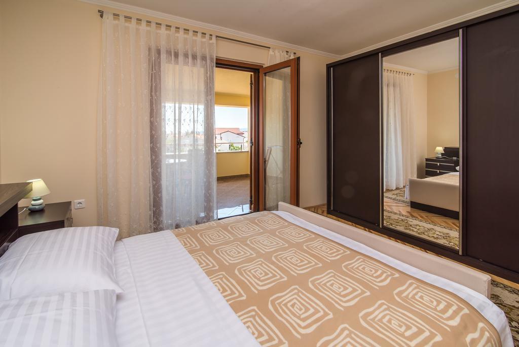 Apartman Slavko Krk Town Exterior photo